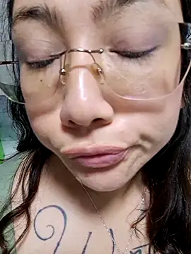 Mia Ruiz online show from 10.30.25