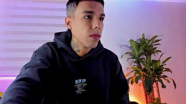 aldrinwhite online show from 10.08.25