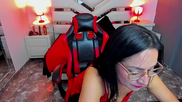 KateTompson  online show from 11.27.25