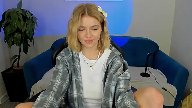 Anna Robinson online show from 03.13.25