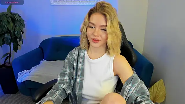 Anna Robinson online show from 03.15.25