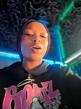 Melany Williams online show from 10.18.25