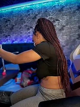 Melany Williams online show from 10.22.25