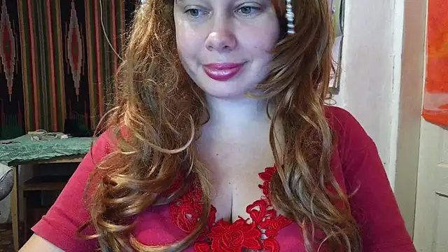 Snapshot of Cora_Maro chatting on 09.26.25 Cora Maro online show from 09.26.25