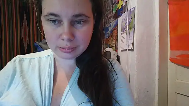 Snapshot of Cora_Maro chatting on 10.01.25 Cora Maro online show from 10.01.25