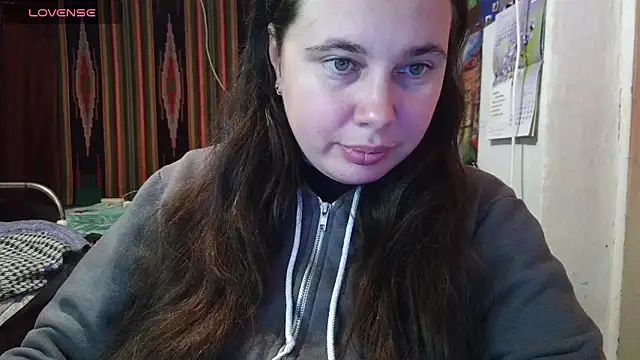 Snapshot of Cora_Maro chatting on 10.03.25 Cora Maro online show from 10.03.25