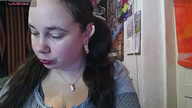 Snapshot of Cora_Maro chatting on 10.04.25 Cora Maro online show from 10.04.25