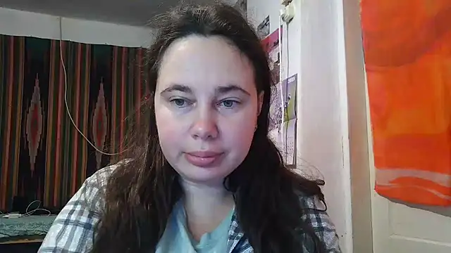 Snapshot of Cora_Maro chatting on 10.14.25 Cora Maro online show from 10.14.25