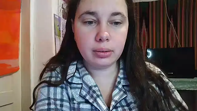 Snapshot of Cora_Maro chatting on 10.22.25 Cora Maro online show from 10.22.25