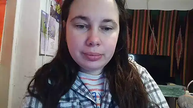 Snapshot of Cora_Maro chatting on 10.26.25 Cora Maro online show from 10.26.25