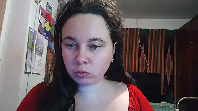 Snapshot of Cora_Maro chatting on 10.27.25 Cora Maro online show from 10.27.25