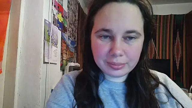 Snapshot of Cora_Maro chatting on 10.28.25 Cora Maro online show from 10.28.25