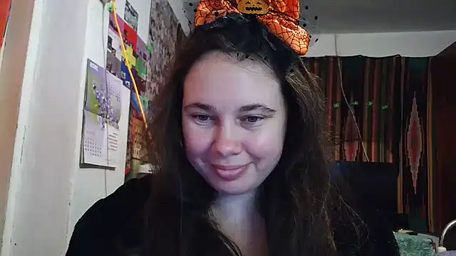 Snapshot of Cora_Maro chatting on 11.02.25 Cora Maro online show from 11.02.25