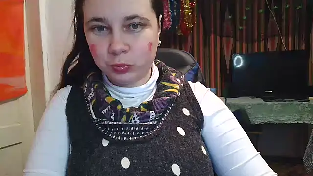 Snapshot of Cora_Maro chatting on 11.04.25 Cora Maro online show from 11.04.25