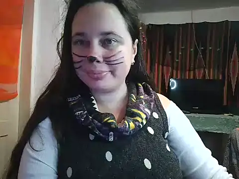 Snapshot of Cora_Maro chatting on 11.05.25 Cora Maro online show from 11.05.25