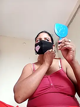 Snapshot of Neha-Roy chatting on 10.06.25 Neha-Roy online show from 10.06.25