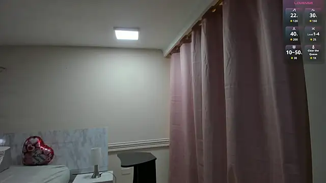 Snapshot of charolbruce_1 chatting on 02.14.26 charolbruce 1 online show from 02.14.26