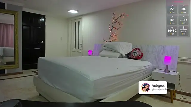 Snapshot of charolbruce_1 chatting on 02.17.26 charolbruce 1 online show from 02.17.26