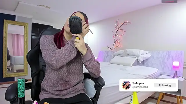 Snapshot of charolbruce_1 chatting on 02.28.26 charolbruce 1 online show from 02.28.26