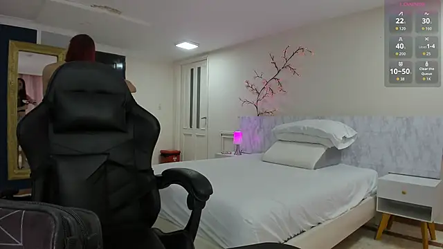 charolbruce 1 online show from 04.06.26