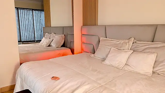 Zoe Benson online show from 03.16.26