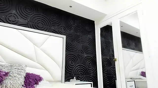 Snapshot of AbigailWilliams_ chatting on 09.30.25 AbigailWilliams online show from 09.30.25