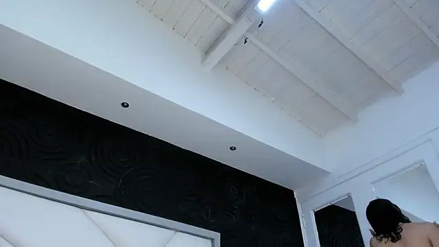 Snapshot of AbigailWilliams_ chatting on 10.01.25 AbigailWilliams online show from 10.01.25