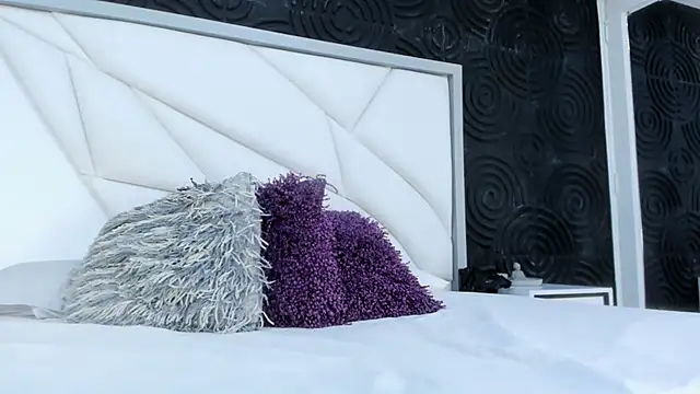 Snapshot of AbigailWilliams_ chatting on 10.16.25 AbigailWilliams online show from 10.16.25