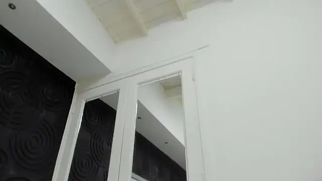 Snapshot of AbigailWilliams_ chatting on 11.05.25 AbigailWilliams online show from 11.05.25