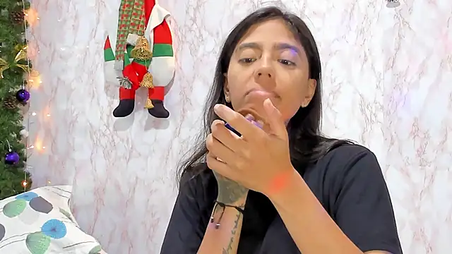 BarbieHotLaura online show from 12.18.24