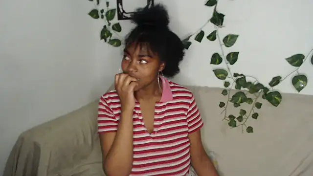 Snapshot of lyssyhorny chatting on 10.03.25 lyssyhorny online show from 10.03.25