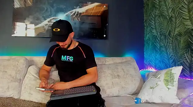 Crhis N Derek online show from 03.20.25