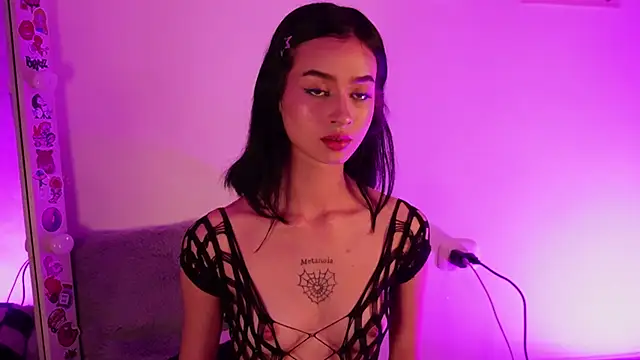 Snapshot of salome-brown chatting on 06.17.26 salome-brown online show from 06.17.26