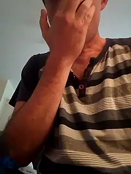 Snapshot of openlegsforyou chatting on 10.02.25 openlegsforyou online show from 10.02.25