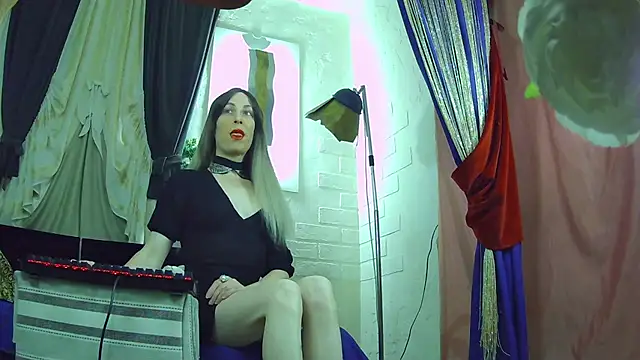 Mary Loon online show from 11.11.25