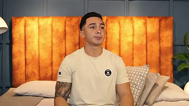 Ryan Hunt online show from 10.12.25