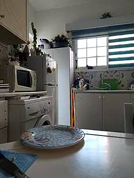 Snapshot of LorenRosse chatting on 10.02.25 LorenRosse online show from 10.02.25