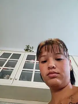 Snapshot of LorenRosse chatting on 10.14.25 LorenRosse online show from 10.14.25