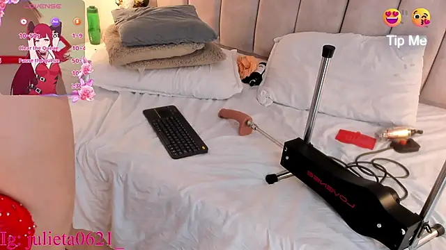 Julieta Jane online show from 01.30.25