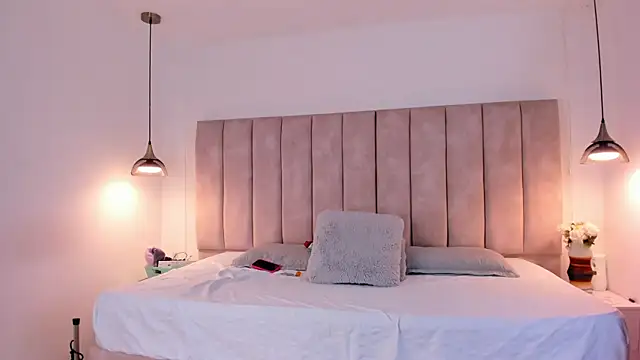 Julieta Jane online show from 09.13.25