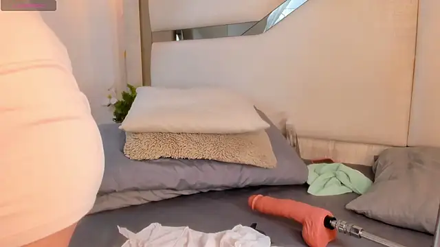 Julieta Jane online show from 09.14.25