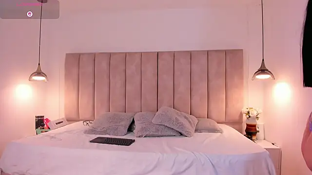 Julieta Jane online show from 09.16.25