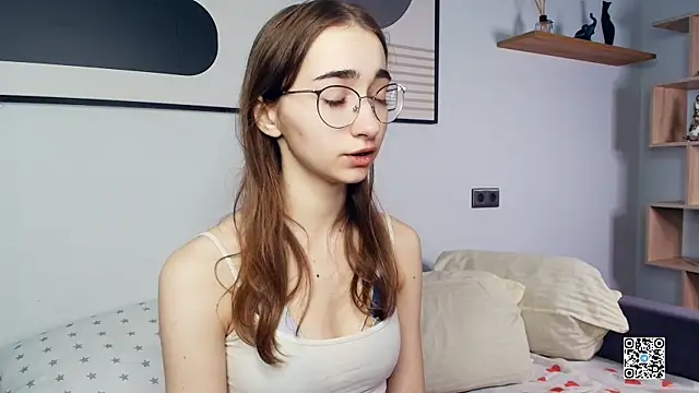 PollyBeev online show from 10.22.25