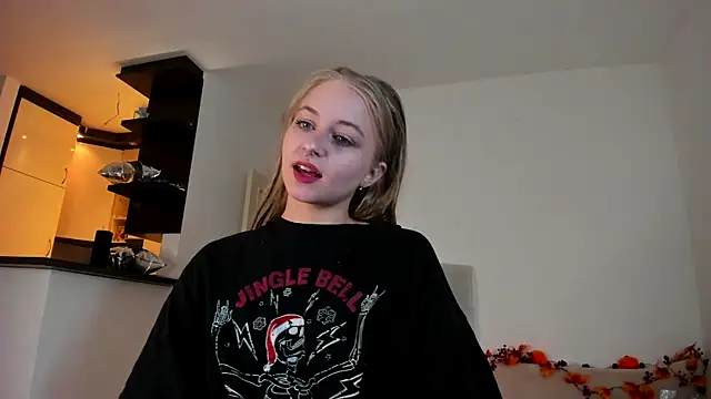 MiaMews online show from 09.17.25