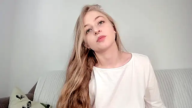 MiaMews online show from 04.27.26