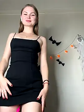 NickiLike online show from 10.23.25