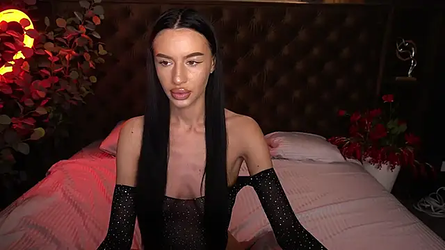 Snow WhiteeeX online show from 10.17.25