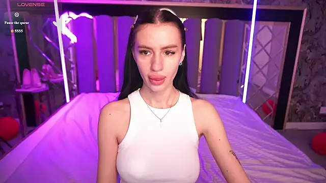 Snow WhiteeeX online show from 03.28.26