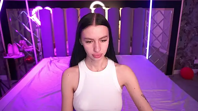 Snow WhiteeeX online show from 03.30.26