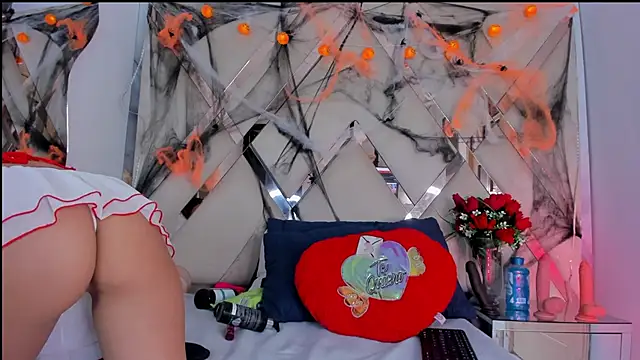 ninaht online show from 10.26.25